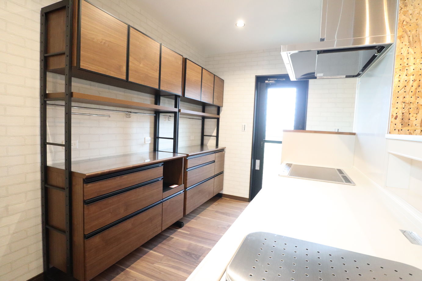 ホーエーホーム（久留米・柳川） 【アメリカンヴィンテージ】【ガルバ外壁】アメリカンヴィンテージスタイルの家　堂々完成！の建築実例画像7