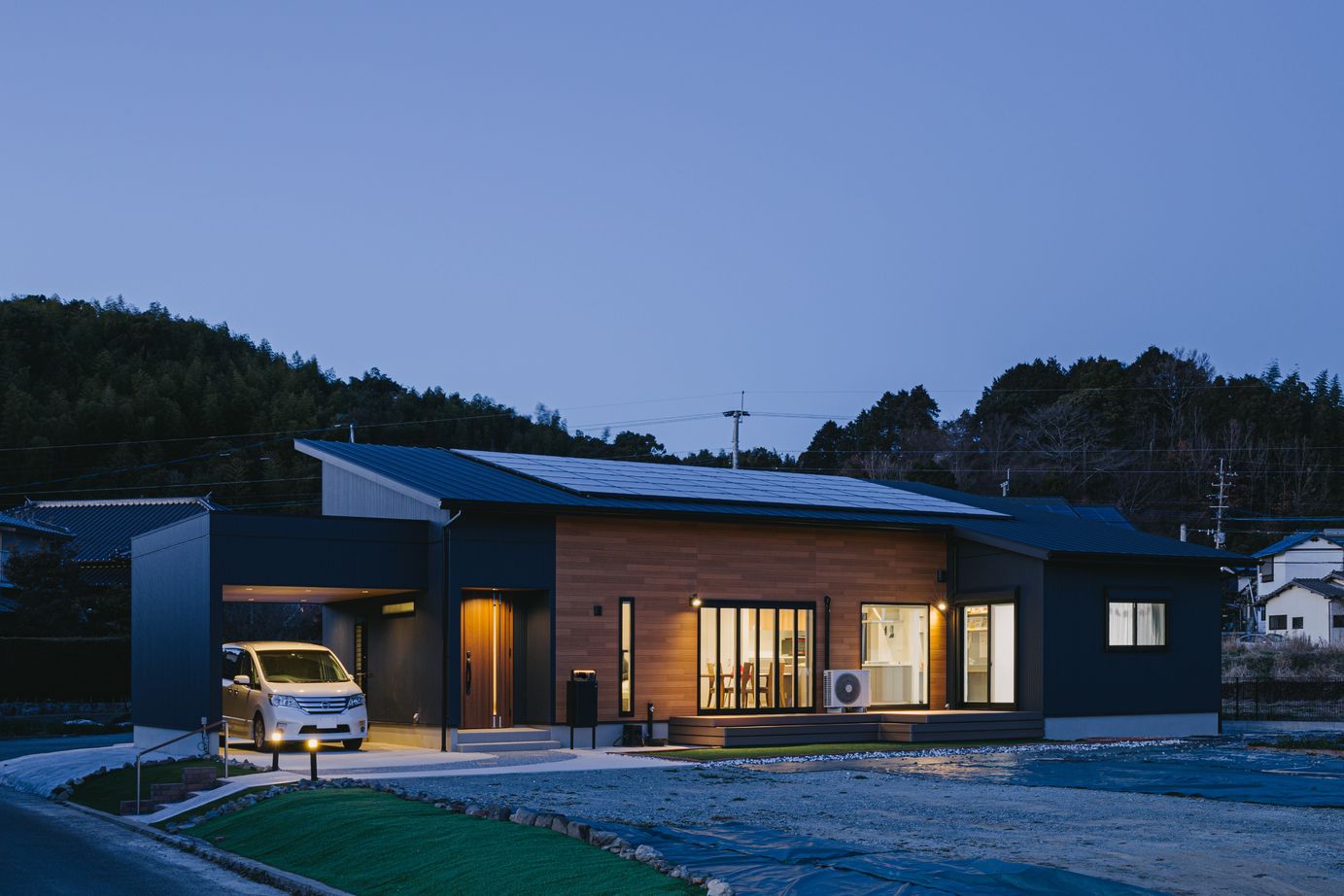 ホーエーホーム（久留米・柳川） 【ガレージ】【平屋】【ガルバ外壁】の建築実例画像2