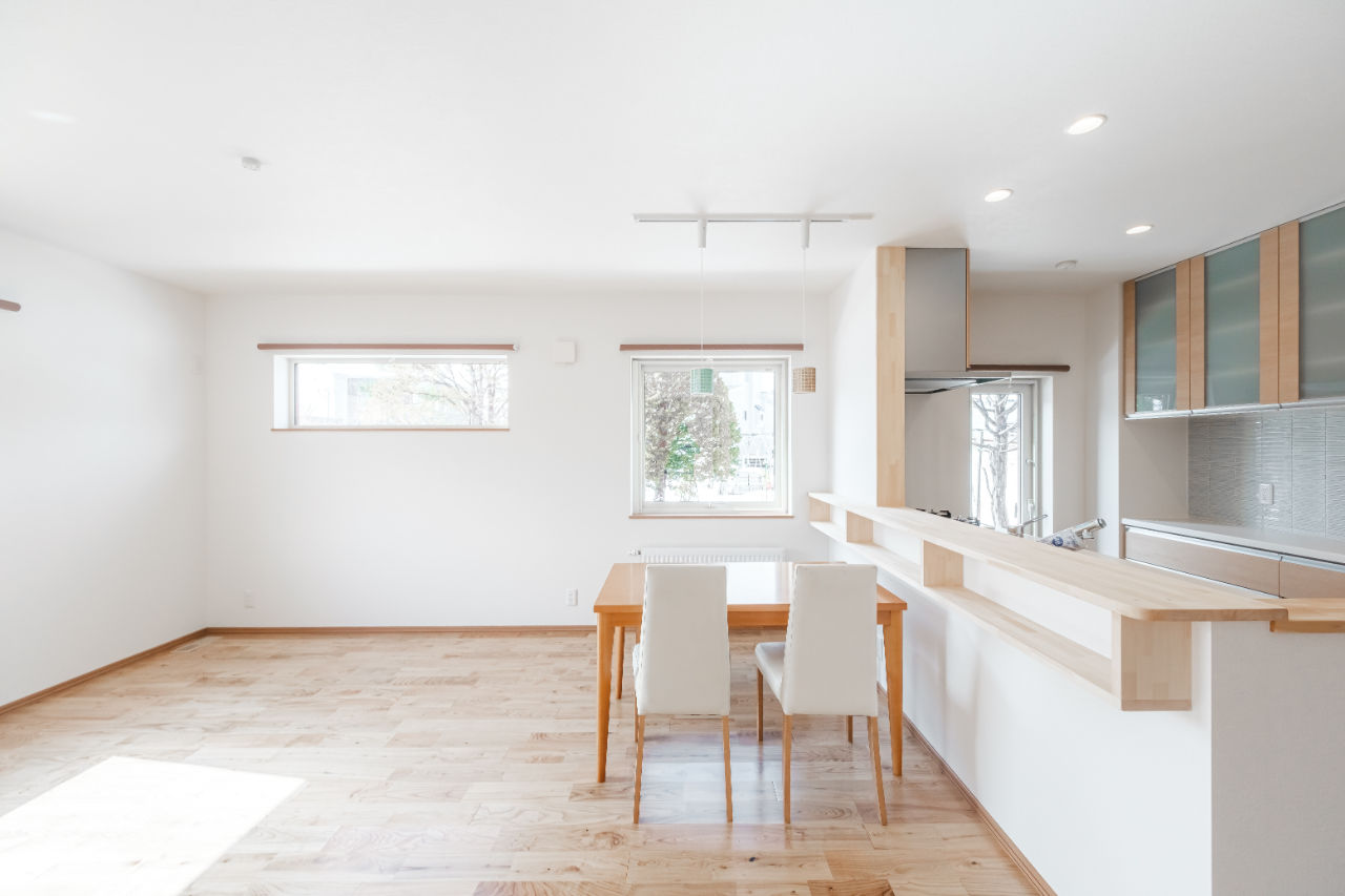 カネトシ工務店 【札幌市/ビルトインガレージ/収納充実/間取り図有】家事動線と自然素材で快適な暮らしが叶う二世帯住宅の建築実例画像3