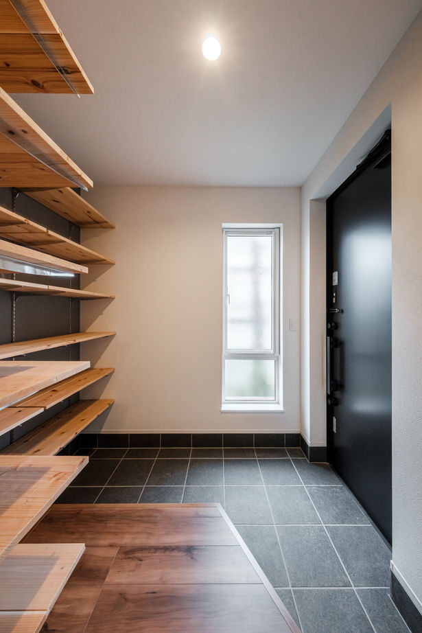 カネトシ工務店 【札幌市/2000万円台/4LDK/間取り図有】収納充実×ビルトインガレージ×ホテルライクな家の建築実例画像3