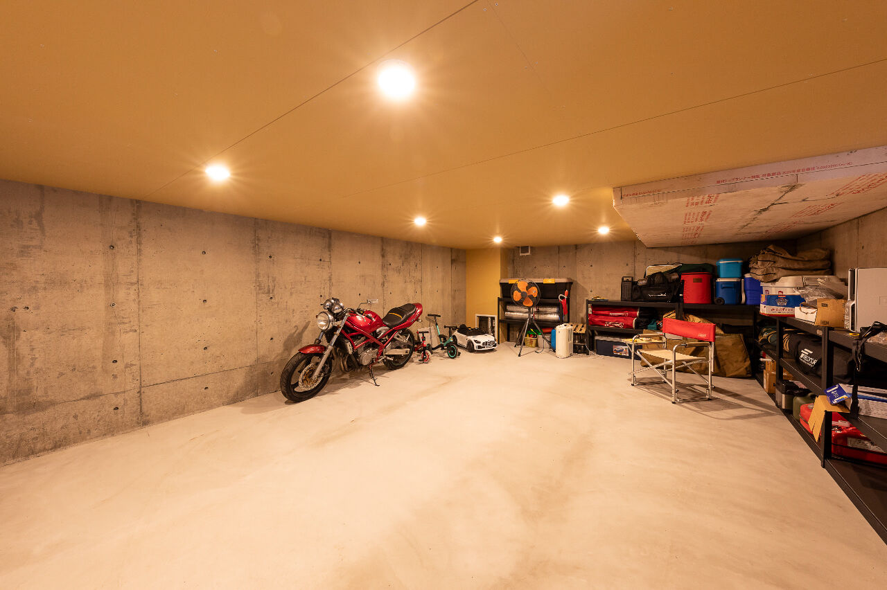 カネトシ工務店 【札幌市/二世帯住宅/家事スペース/収納充実】こだわりを詰め込んだ3階建の二世帯住宅×ビルトインガレージの建築実例画像2