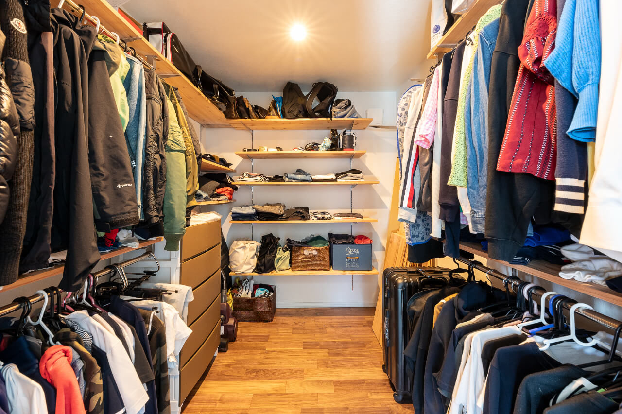 カネトシ工務店 【札幌市/二世帯住宅/家事スペース/収納充実】こだわりを詰め込んだ3階建の二世帯住宅×ビルトインガレージの建築実例画像7