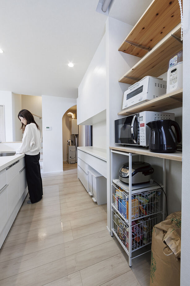 カネトシ工務店 【2097万円/間取図有/ランドリースペース/収納充実】暮らしやすい家事ラク動線。スタイリッシュな吹抜LDの建築実例画像5