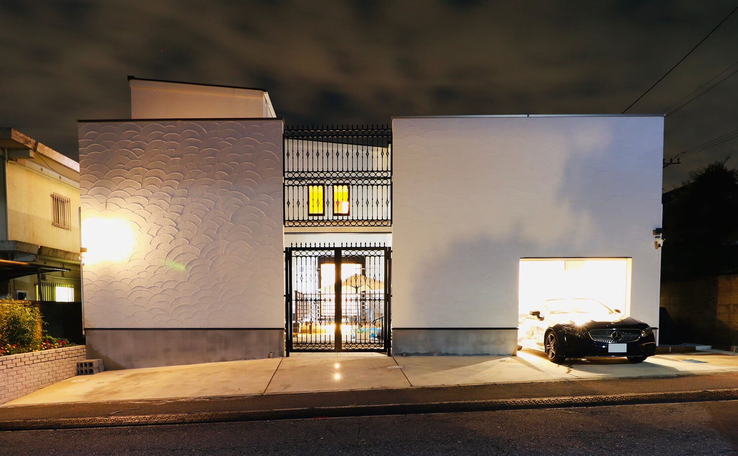 一級建築士事務所 JTM商事 【中庭／ビルトインガレージ／門扉／二世帯住宅】おうち時間充実！中庭のあるリゾート空間を日常への建築実例画像9