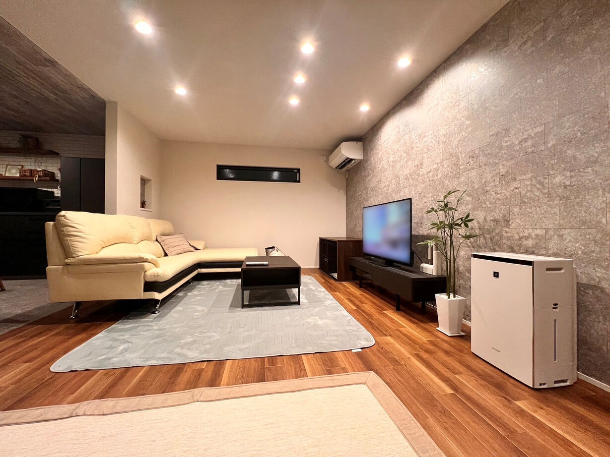 一級建築士事務所 JTM商事 【君津市／中庭／ペット／ドッグラン／平屋】重厚なアイアン門扉の奥に広がる愛犬思いのやさしい平屋の建築実例画像3