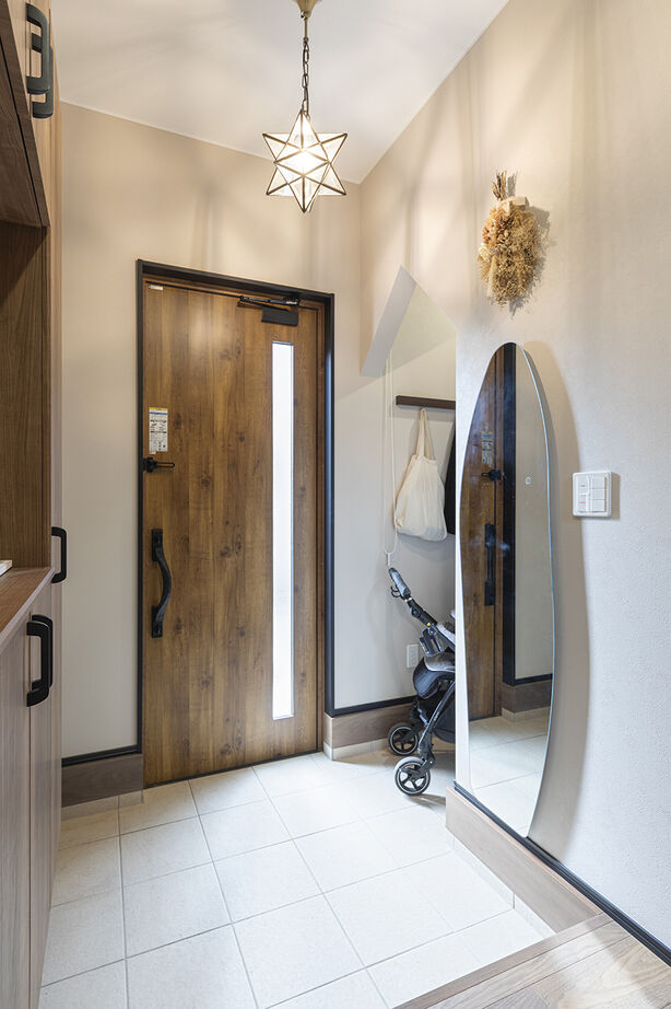 ファンホーム　ツーバイフォー専門 【1800万円台／吹抜／収納充実】20代夫婦が夢を諦めず叶えた、光と笑顔に包まれる家の建築実例画像8