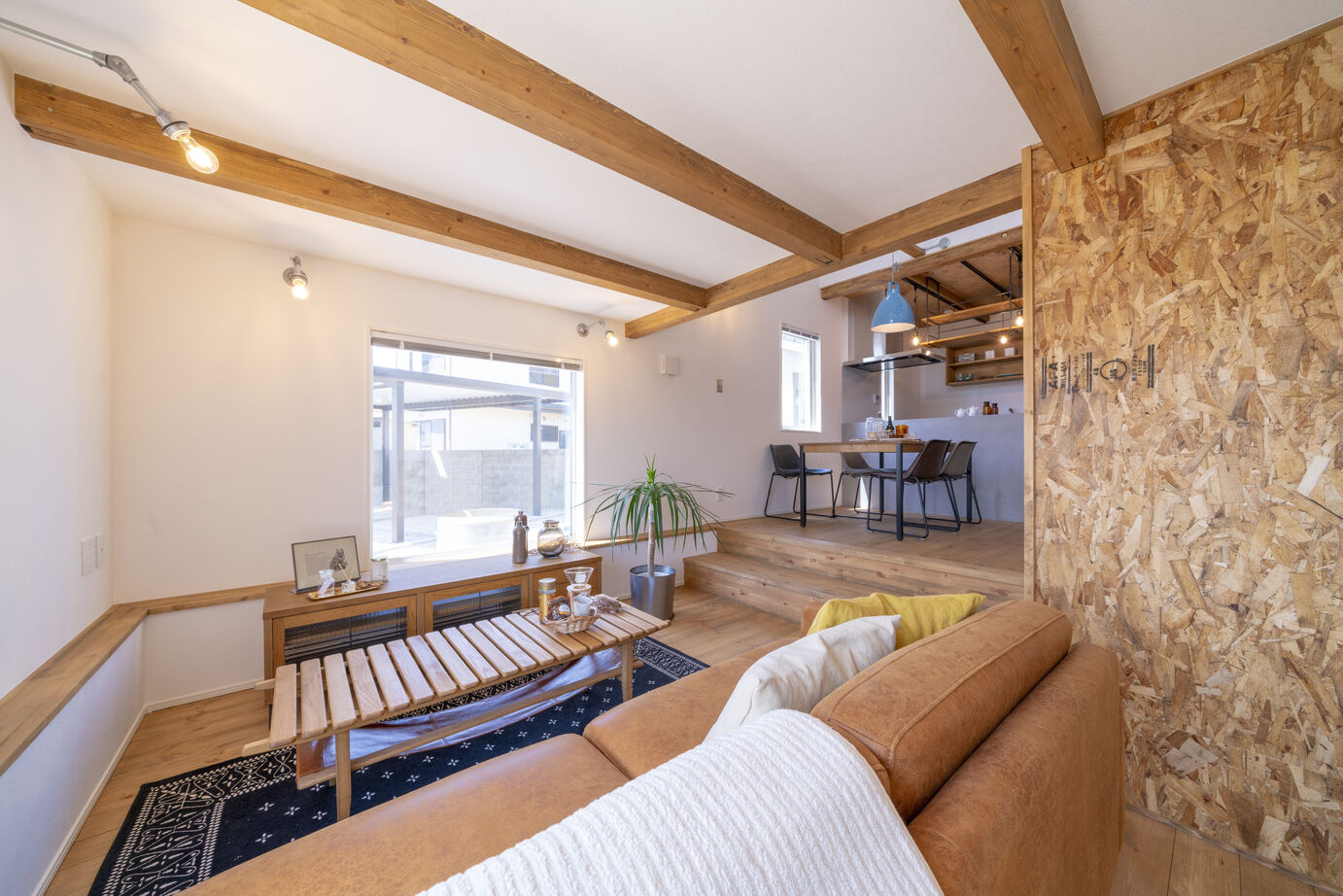 BinO KAGOSHIMA（MBC開発） 【BinO/鹿児島市/スキップフロア/31.5坪】スキップフロアから錦江湾と桜島を望む 自分らしくクラフトする家の建築実例画像4