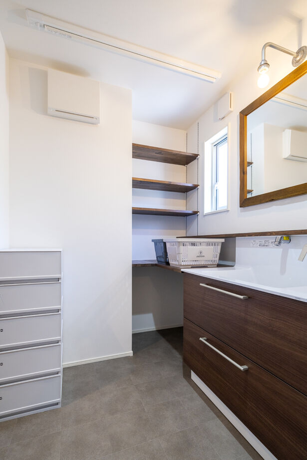 BinO KAGOSHIMA（MBC開発） 【BinO/鹿児島市/スキップフロア/31.5坪】スキップフロアから錦江湾と桜島を望む 自分らしくクラフトする家の建築実例画像8