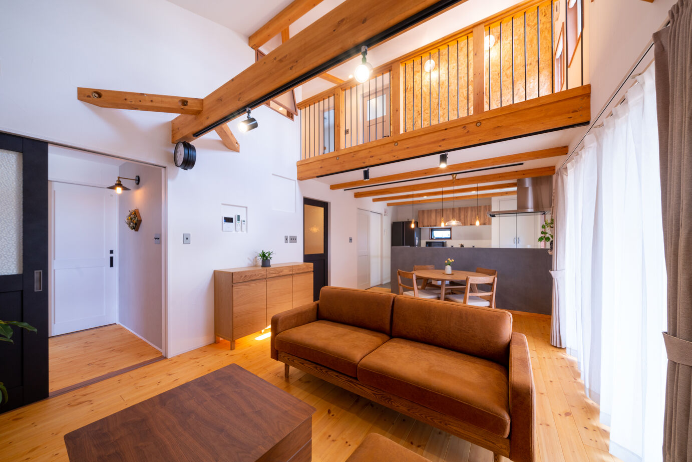 BinO KAGOSHIMA（MBC開発） 【BinO/薩摩川内市/平屋＋α/2階建て/ウッドデッキ/小屋】趣味を楽しむ小屋とウッドデッキでつながるお家の建築実例画像2