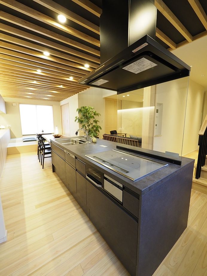 日本ハウスホールディングス 「仕切らない空間設計」が叶えた、家族のつながりを大切にする住まい。書斎付きビルトインガレージも実現の建築実例画像6