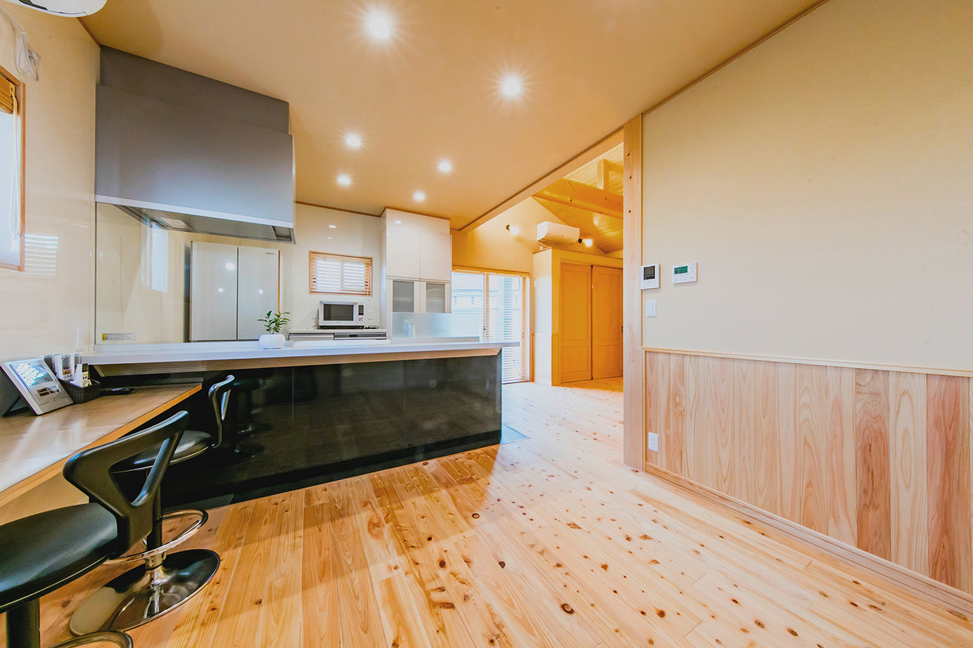 日本ハウスホールディングス ゆったりした空間で檜の心地よさに包まれる。構造・内装に檜をふんだんに採用した平屋の住まいの建築実例画像6