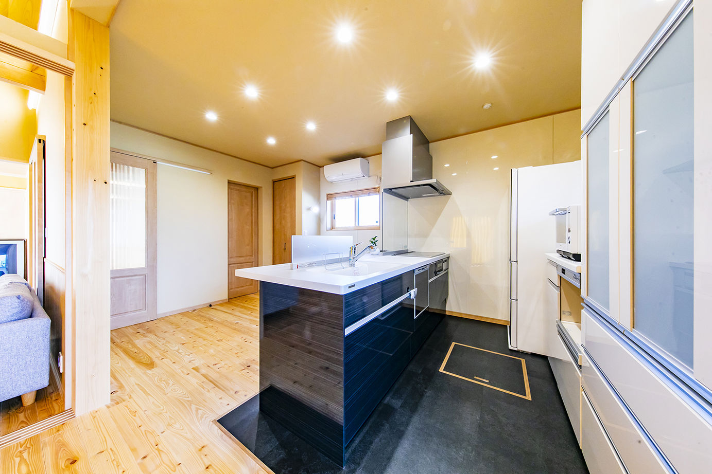 日本ハウスホールディングス ゆったりした空間で檜の心地よさに包まれる。構造・内装に檜をふんだんに採用した平屋の住まいの建築実例画像7