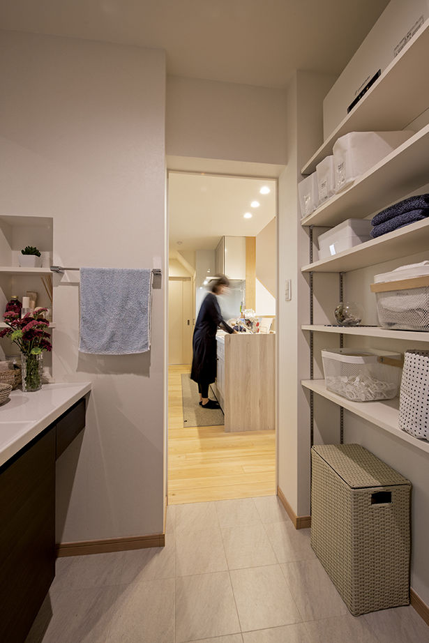 日本ハウスホールディングス 「求めたのは究極のカッコよさ！」。ウチもソトもオリジナリティに富んだカッコいい平屋の住まいの建築実例画像9