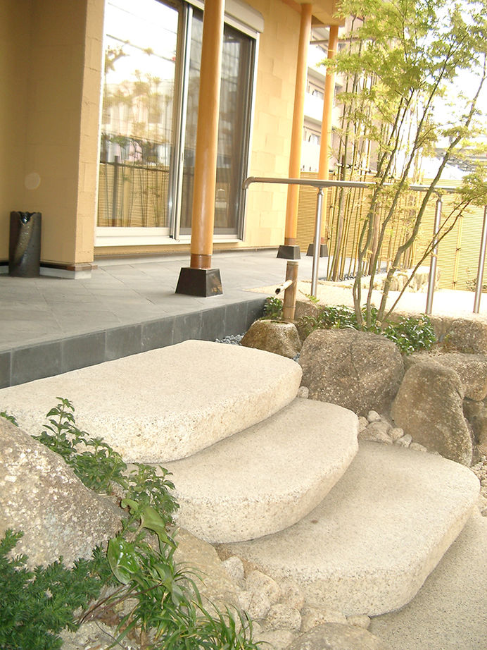 日本ハウスホールディングス 親と子の絆を、個性の異なる生活空間で結んだ二世帯住宅の建築実例画像3