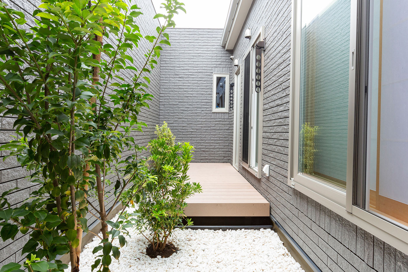 日本ハウスホールディングス 【平屋】斬新なアイデアがたっぷりと詰め込まれた「壁の家（wall house）」の建築実例画像6