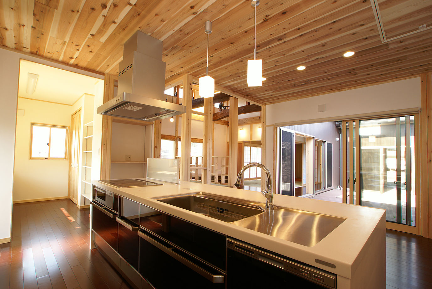 日本ハウスホールディングス 【ウッドデッキ】生活スタイルと斬新なデザインが融合した、光と風が心地いい平屋の建築実例画像4