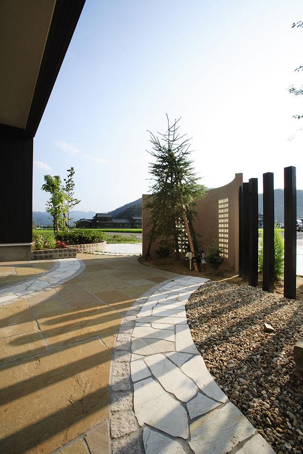 日本ハウスホールディングス 【ウッドデッキ】生活スタイルと斬新なデザインが融合した、光と風が心地いい平屋の建築実例画像7