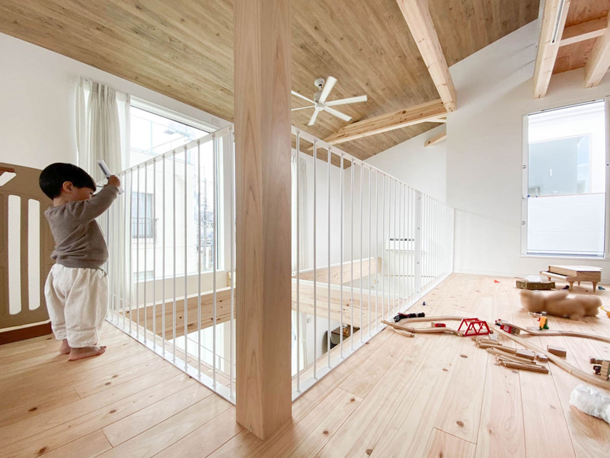 日本ハウスホールディングス 【防音室／自然素材】28坪の旗竿地とは思えない開放感と明るさ。職住一体の住まいを実現の建築実例画像7