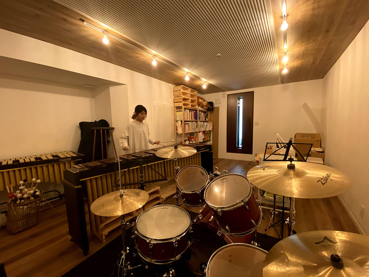 日本ハウスホールディングス 【防音室／自然素材】28坪の旗竿地とは思えない開放感と明るさ。職住一体の住まいを実現の建築実例画像8