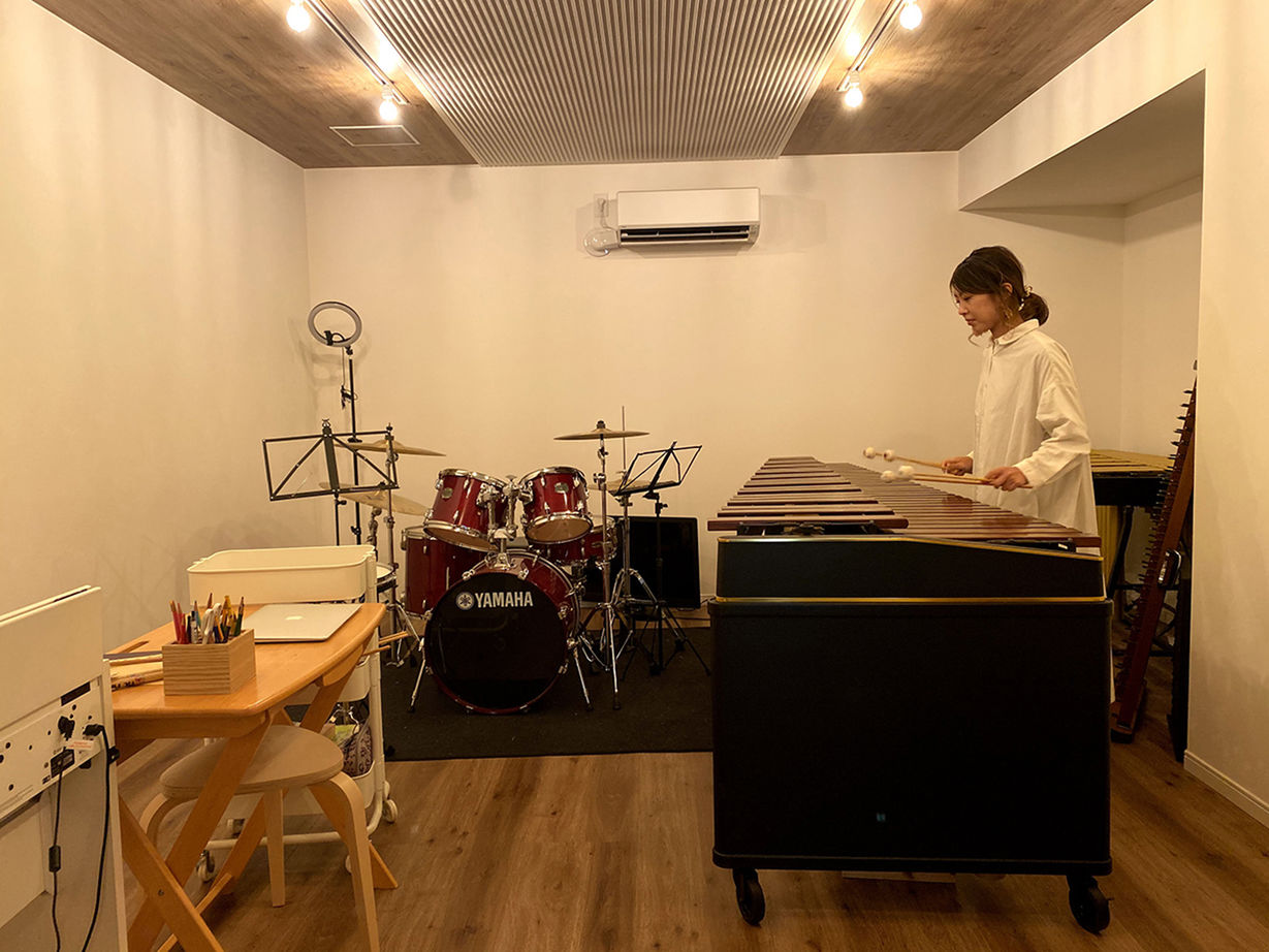 日本ハウスホールディングス 【防音室／自然素材】28坪の旗竿地とは思えない開放感と明るさ。職住一体の住まいを実現の建築実例画像9