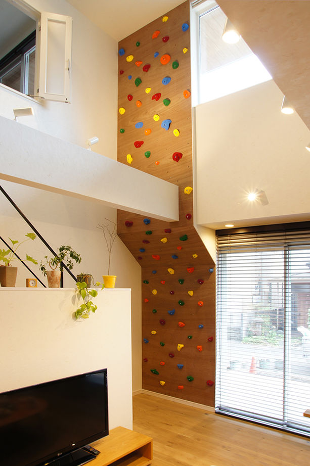 日本ハウスホールディングス 【ボルダリング】大人も子どもも家族みんなで、「おうち時間」を楽しむアスレチックハウスの建築実例画像3