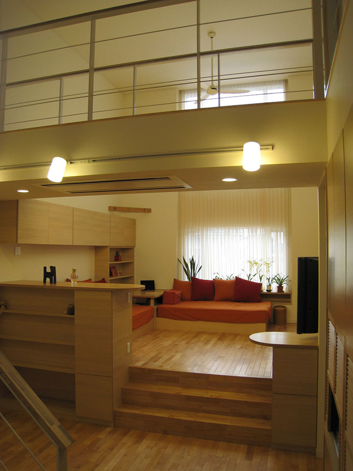 日本ハウスホールディングス 【スキップフロア／間取図有】多彩な空間が立体的に配され、迷路のようなワクワク感を生み出す家の建築実例画像3