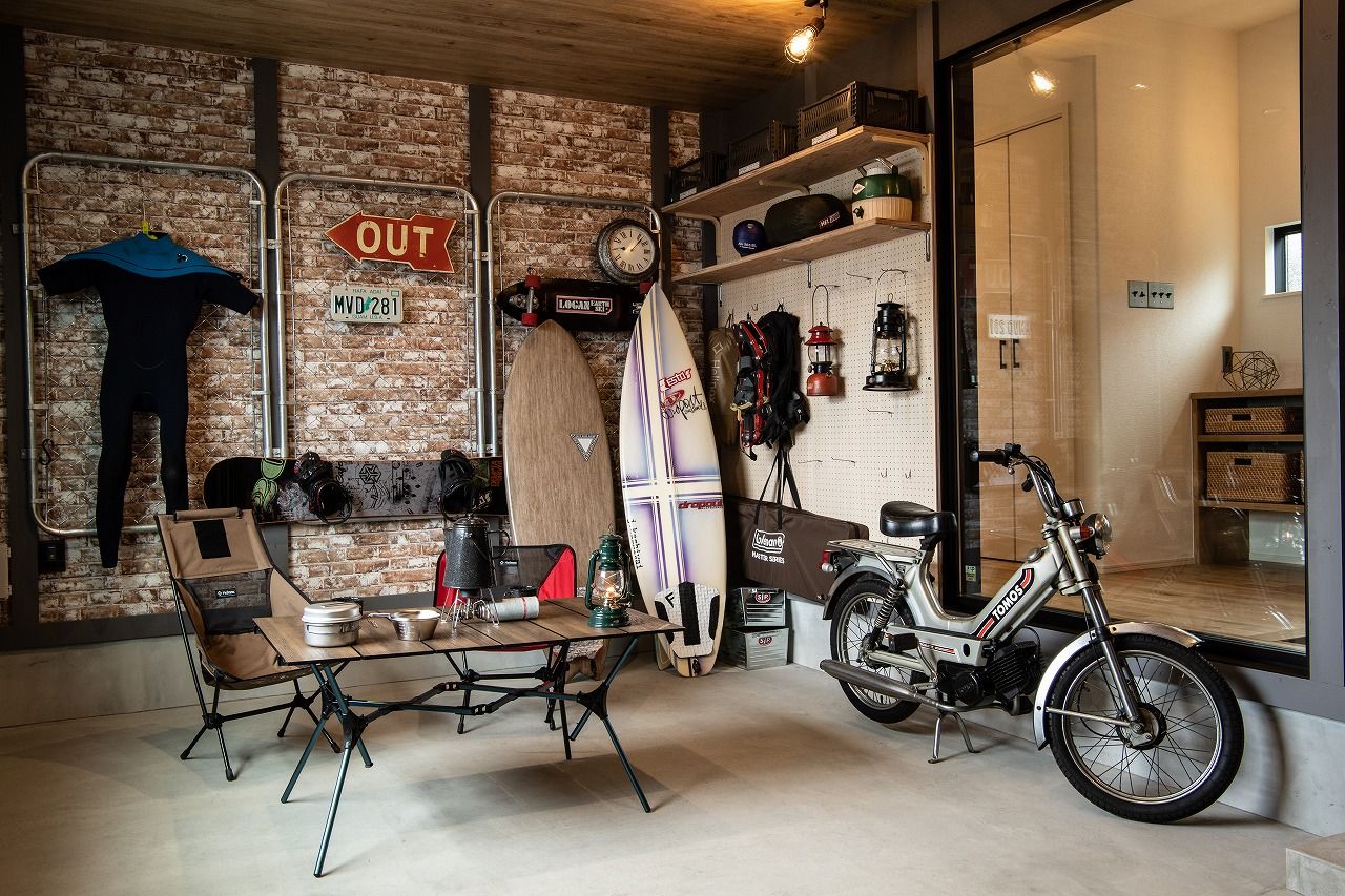 太陽ハウジング ガレージ×土間×ウッドデッキ　内外一体で遊べる2階リビングの家の建築実例画像2