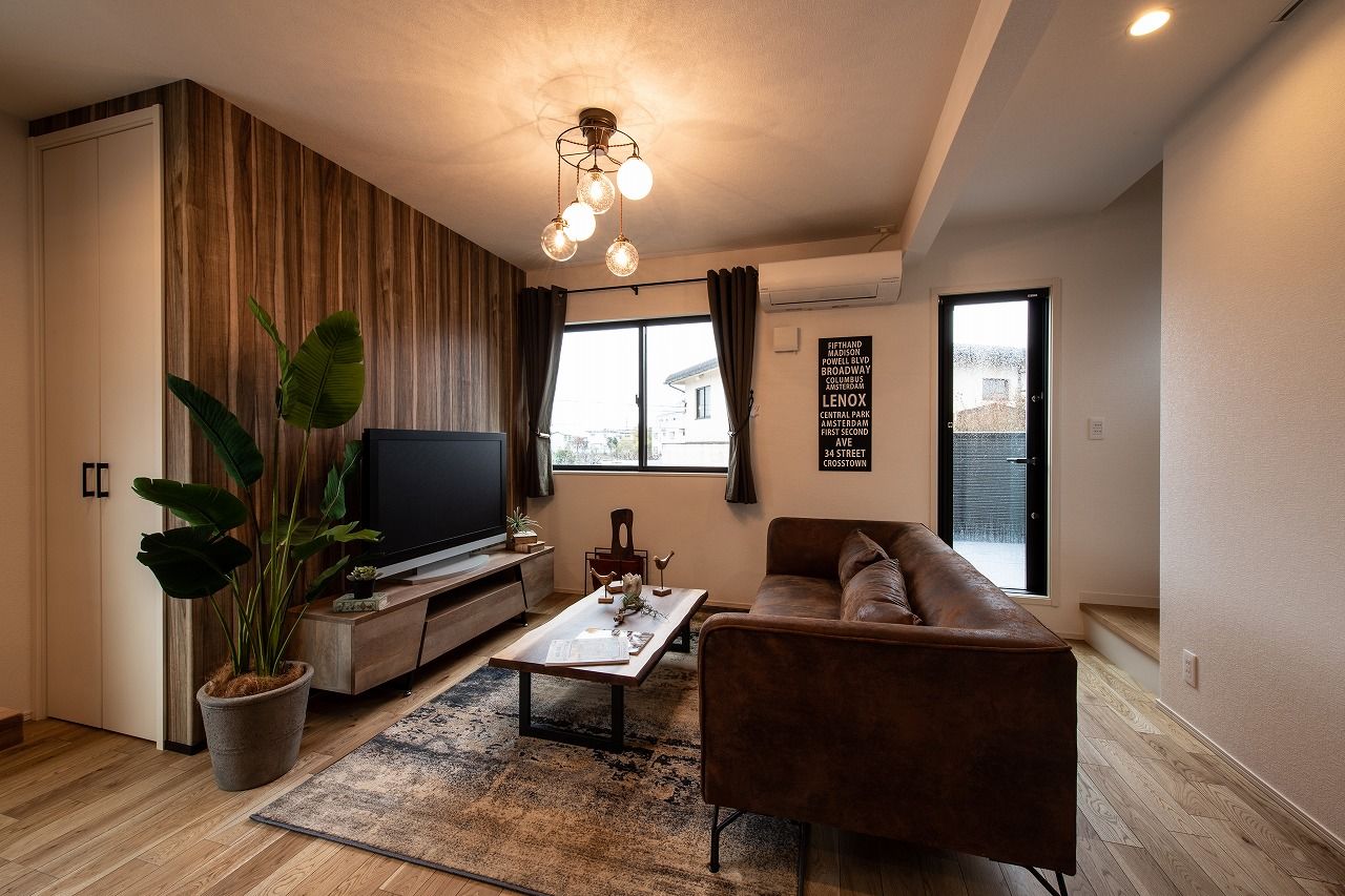 太陽ハウジング ガレージ×土間×ウッドデッキ　内外一体で遊べる2階リビングの家の建築実例画像4