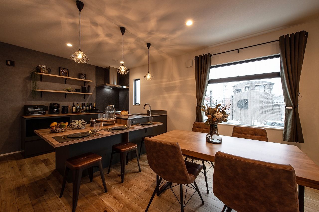 太陽ハウジング ガレージ×土間×ウッドデッキ　内外一体で遊べる2階リビングの家の建築実例画像5