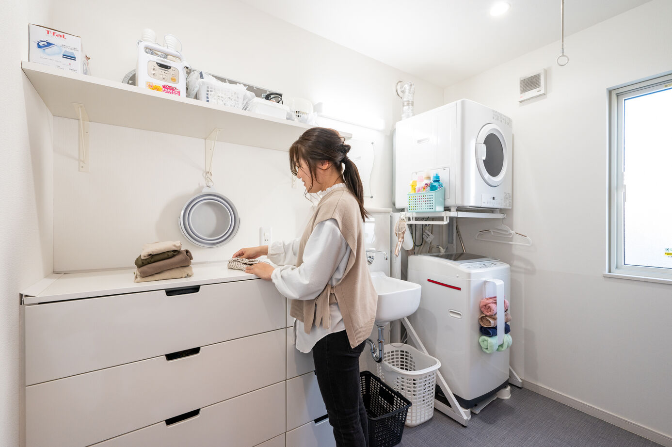 太陽ハウジング モスグリーンの外観が映える　家族が自然と集まる家事ラクの家の建築実例画像3