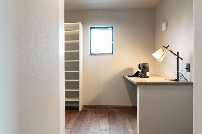 太陽ハウジング ビルトインガレージ×2階LDKで叶える、夫婦で楽しむガレージハウスの建築実例画像3