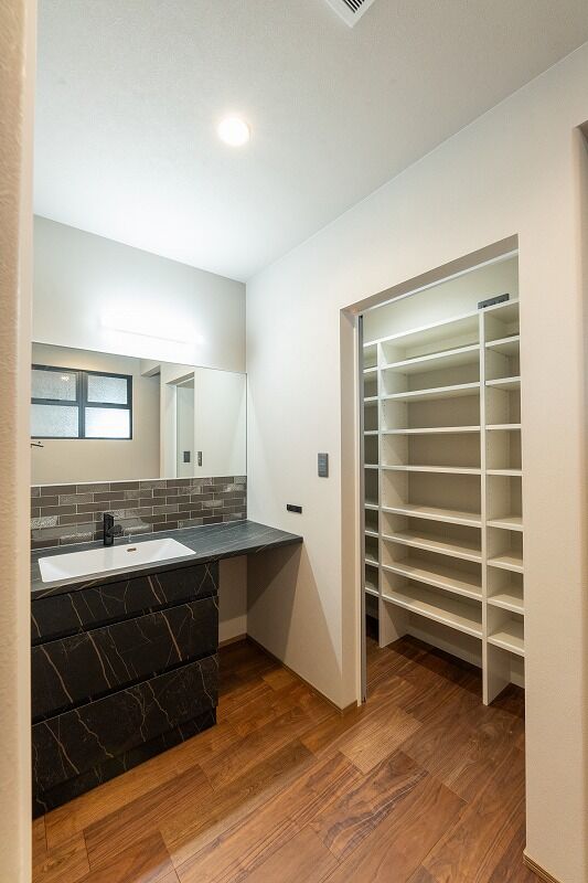 太陽ハウジング ビルトインガレージ×2階LDKで叶える、夫婦で楽しむガレージハウスの建築実例画像7