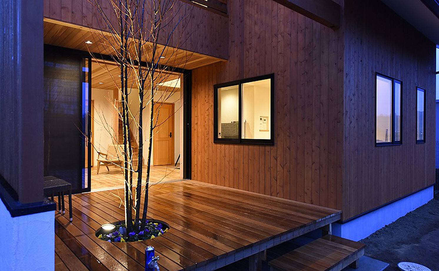 エーセンス建築設計 【2000万円台/31坪/間取り図有】プライベートを守り光や風は通す。外に閉じ内に開くテラスのある家の建築実例画像2