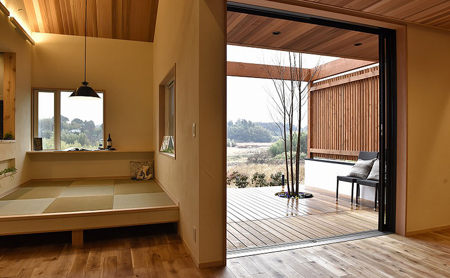 エーセンス建築設計 【2000万円台/31坪/間取り図有】プライベートを守り光や風は通す。外に閉じ内に開くテラスのある家の建築実例画像4