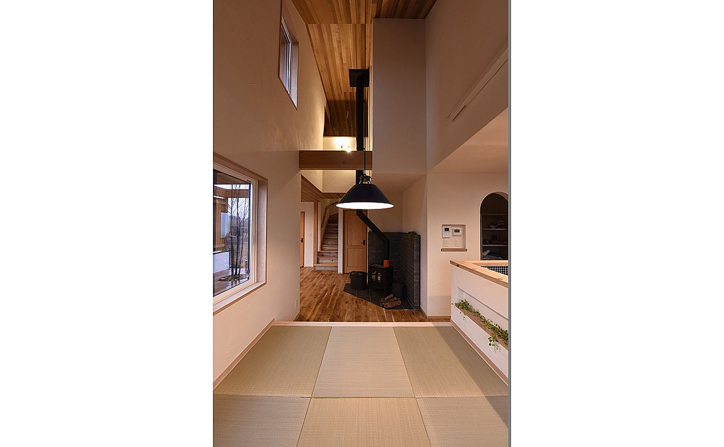 エーセンス建築設計 【2000万円台/31坪/間取り図有】プライベートを守り光や風は通す。外に閉じ内に開くテラスのある家の建築実例画像6