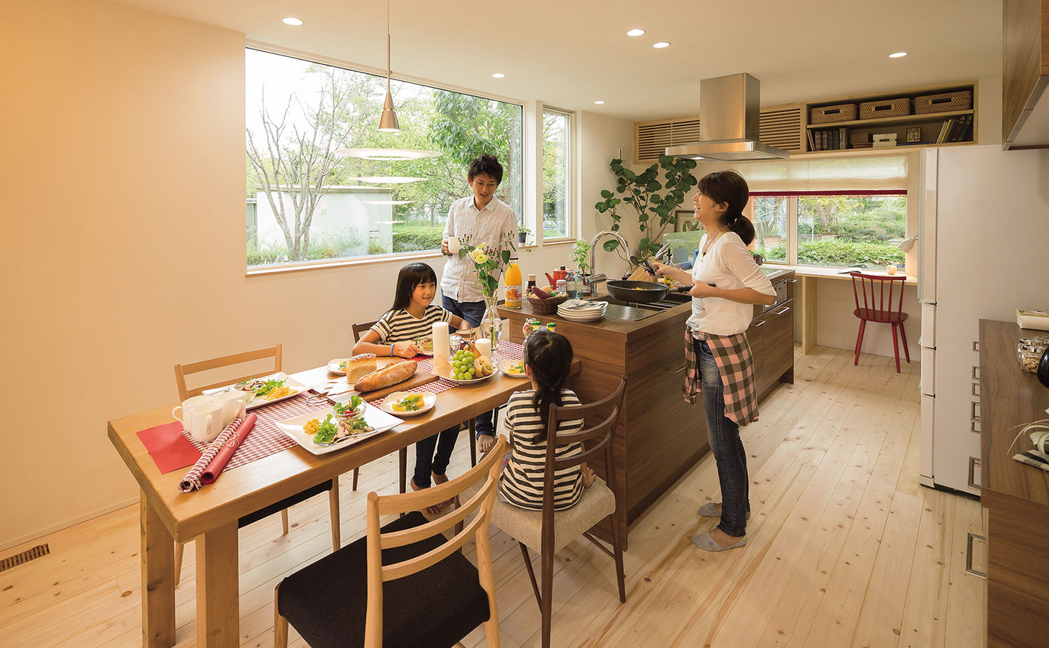 エーセンス建築設計 【2000万円台/36坪/間取り図有】千葉の木をつかった和モダンデザインが美しい中庭を楽しむ家の建築実例画像2