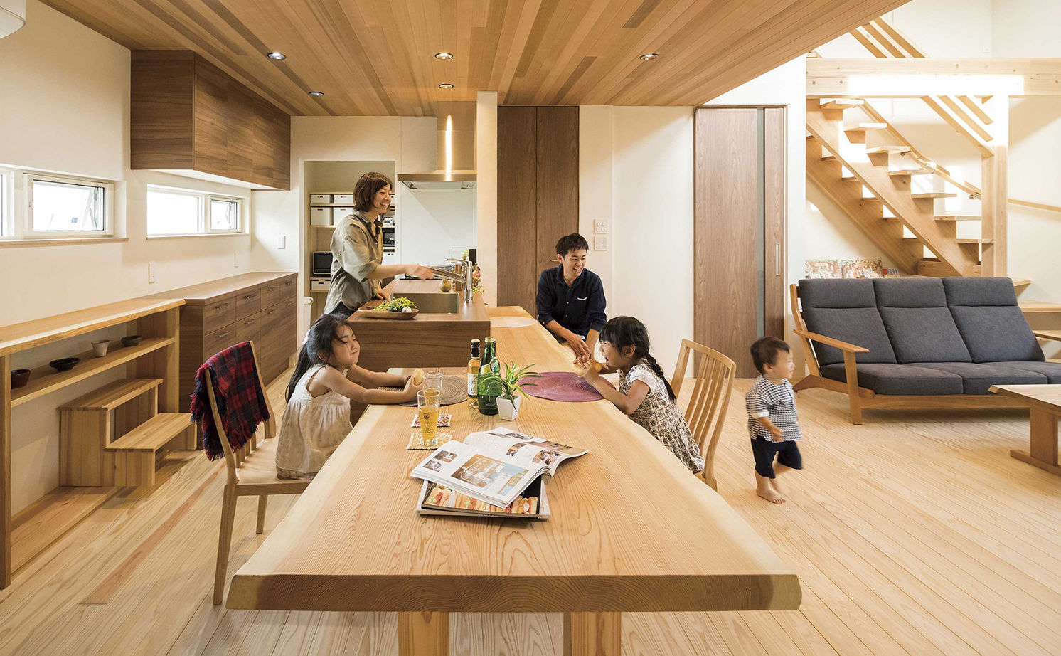 エーセンス建築設計 【2000万円台/37坪/間取り図有】段差のある敷地を活かした、光と風と緑の家の建築実例画像3