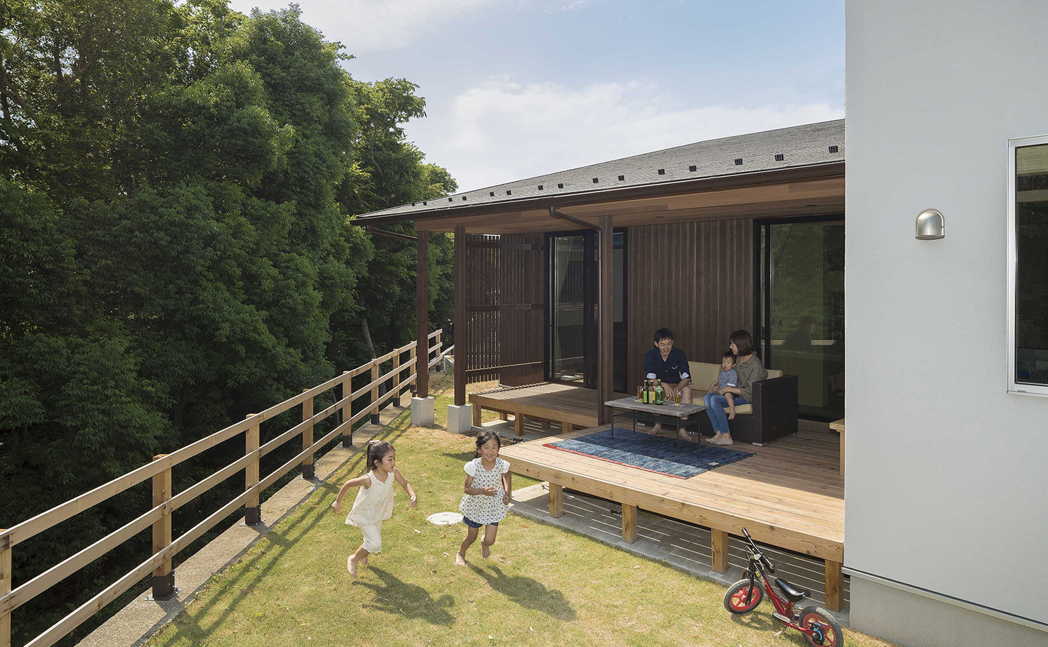 エーセンス建築設計 【2000万円台/37坪/間取り図有】段差のある敷地を活かした、光と風と緑の家の建築実例画像4