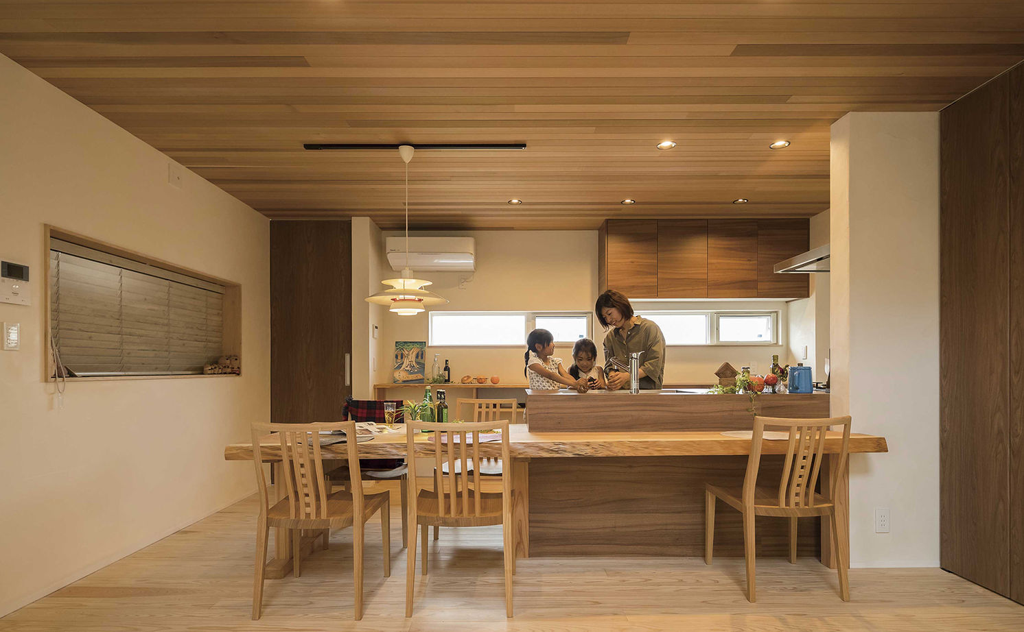 エーセンス建築設計 【2000万円台/37坪/間取り図有】段差のある敷地を活かした、光と風と緑の家の建築実例画像5