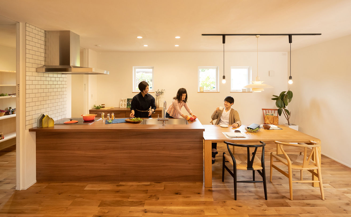 エーセンス建築設計 【2000万円台/30坪/間取り図有】天窓から光が注ぐテラス。動線と収納にこだわった快適な平屋　の建築実例画像3