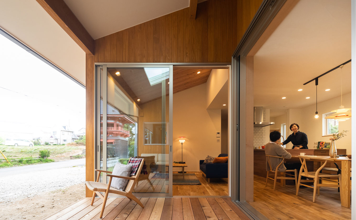 エーセンス建築設計 【2000万円台/30坪/間取り図有】天窓から光が注ぐテラス。動線と収納にこだわった快適な平屋　の建築実例画像6