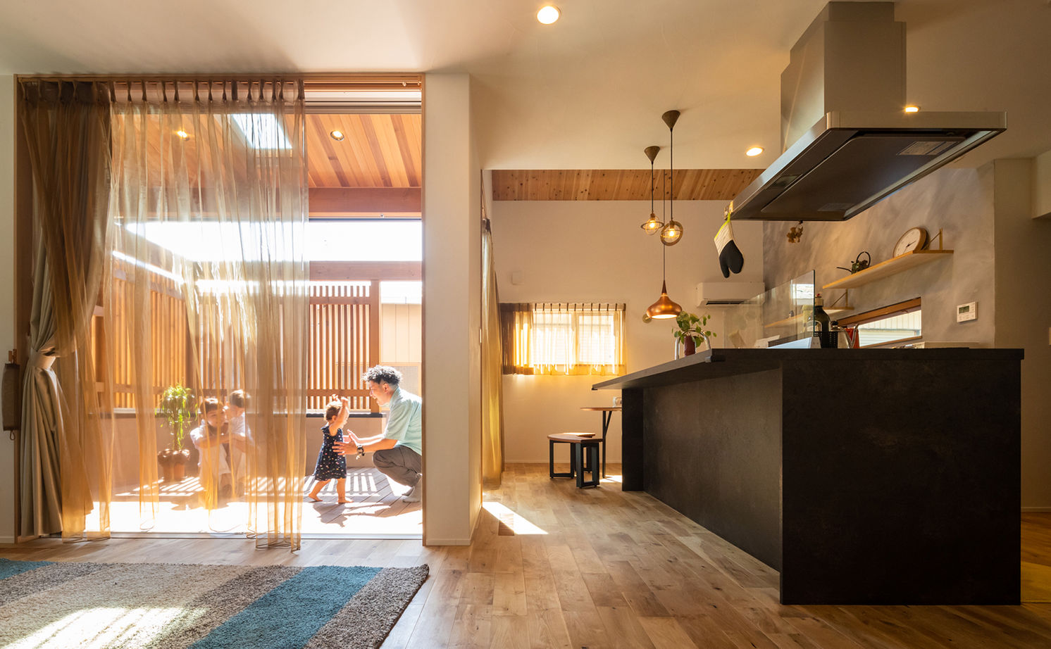 エーセンス建築設計 【2000万円台/40坪】モデルハウスをベースに、自分らしくアレンジ。クールなキッチンがアクセントの建築実例画像2