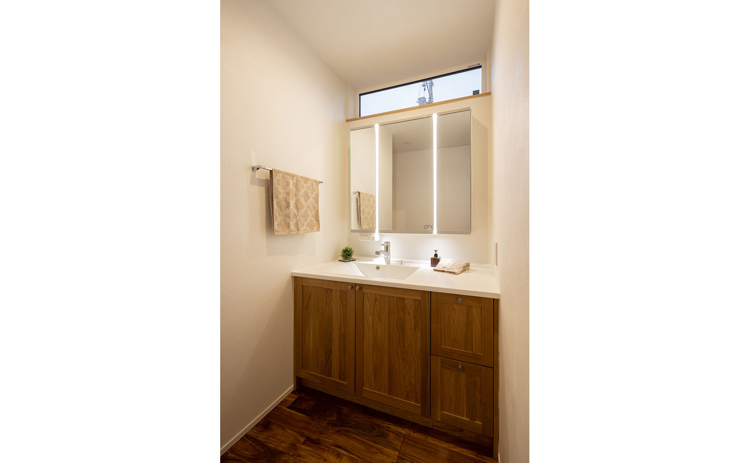 エーセンス建築設計 【36坪】中庭があるコの字型の平屋。バーカウンターと薪ストーブで大人時間を愉しむの建築実例画像12