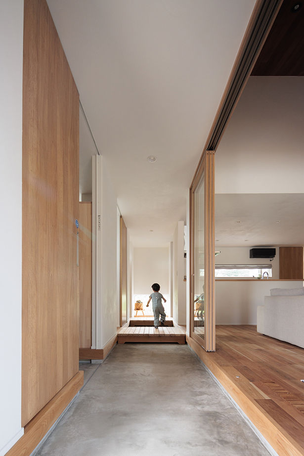 エーセンス建築設計 【2000万円台/約35坪/間取り図有】借景の緑を取り入れ、自然に溶け込む。通り土間のある平屋の建築実例画像3