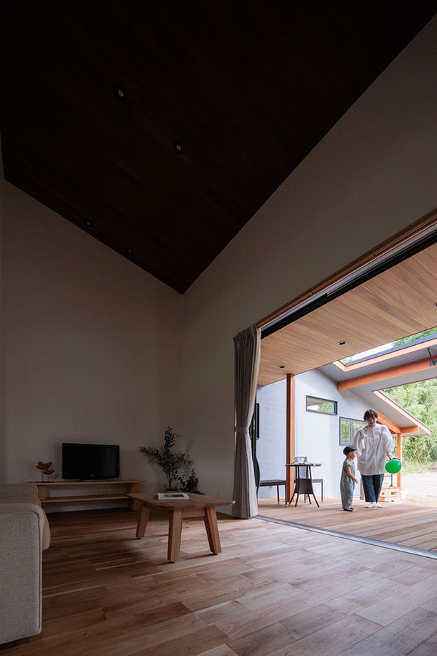 エーセンス建築設計 【2000万円台/約35坪/間取り図有】借景の緑を取り入れ、自然に溶け込む。通り土間のある平屋の建築実例画像9