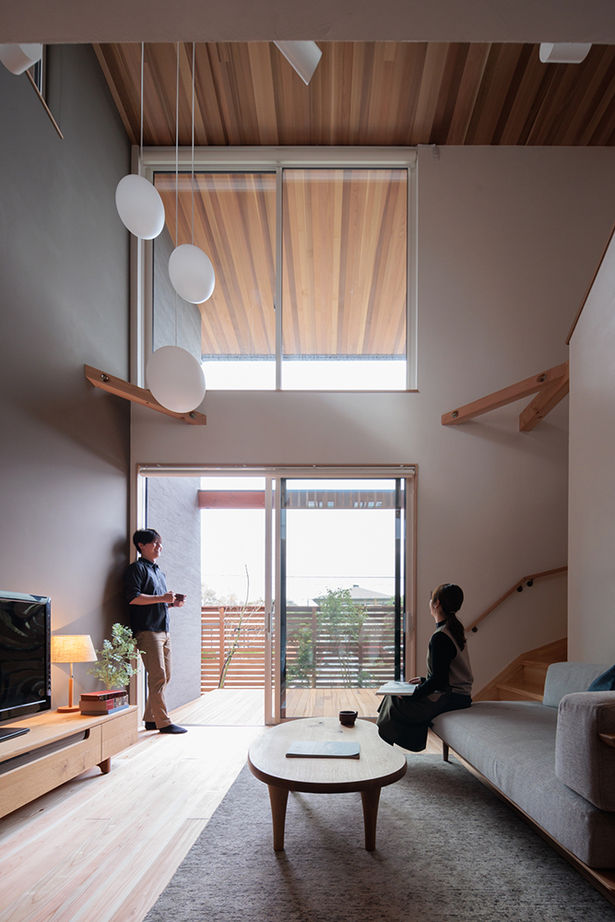 エーセンス建築設計 【2000万円台/36.9坪】北側ファサードから光を入れ、緑を眺める。デザインにこだわったセンスのいい家の建築実例画像3