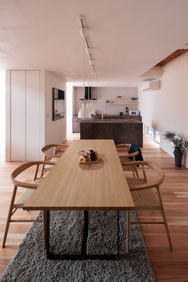 エーセンス建築設計 【2000万円台/36.9坪】北側ファサードから光を入れ、緑を眺める。デザインにこだわったセンスのいい家の建築実例画像5