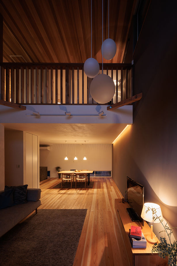 エーセンス建築設計 【2000万円台/36.9坪】北側ファサードから光を入れ、緑を眺める。デザインにこだわったセンスのいい家の建築実例画像11