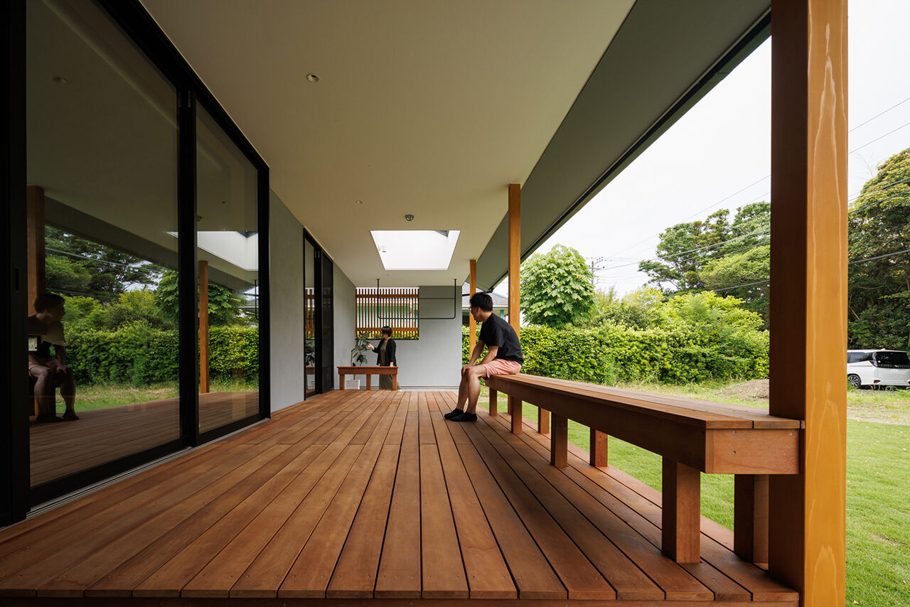 エーセンス建築設計 【デッキ／平屋／約24坪】夫婦暮らしに必要な要素をギュッと詰めて。ミニマムでおおらかな海の近くの平屋の建築実例画像3