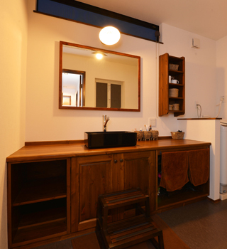 サンクスホーム 【松阪の実例】建物に囲まれた中庭は、家族が安心してくつろげるアウトドアリビングの建築実例画像6